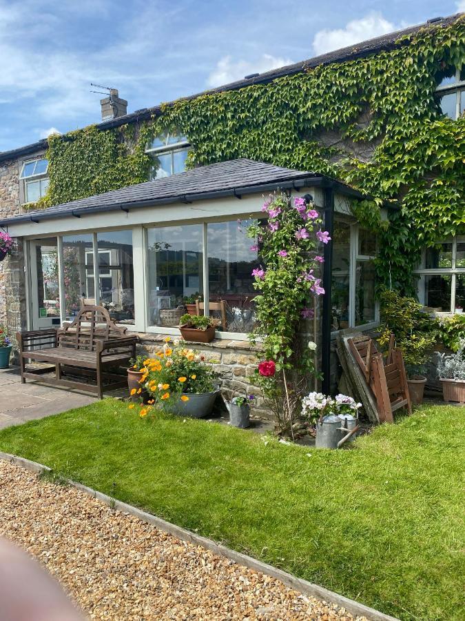 Chapel Cottage Clitheroe Road Waddington  Exterior photo