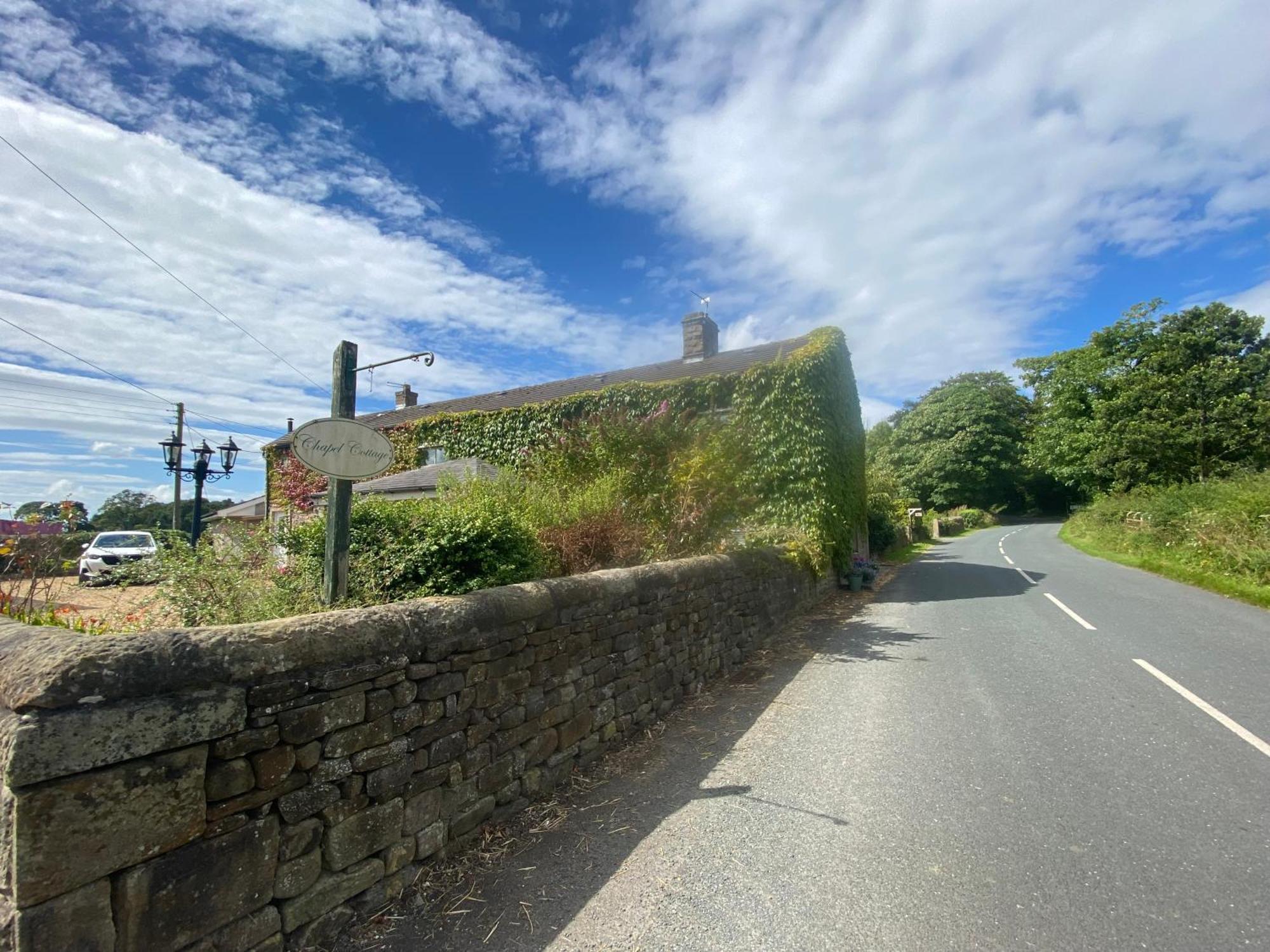 Chapel Cottage Clitheroe Road Waddington  Exterior photo